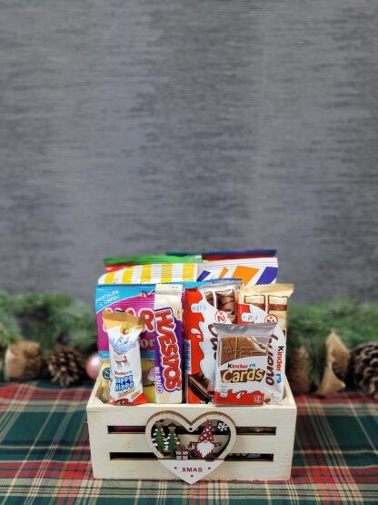 Caja de Surtido Relleno de Snack, Chuches y Chocolates - Imagen 3