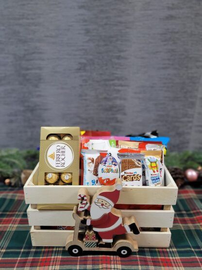 Caja de Madera de Surtido Relleno de Snack, Chuches y Chocolates